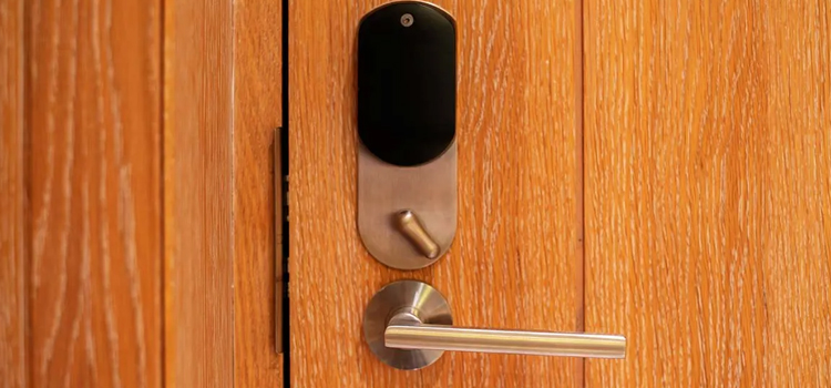 Automatic Locking Door Knob Ventura